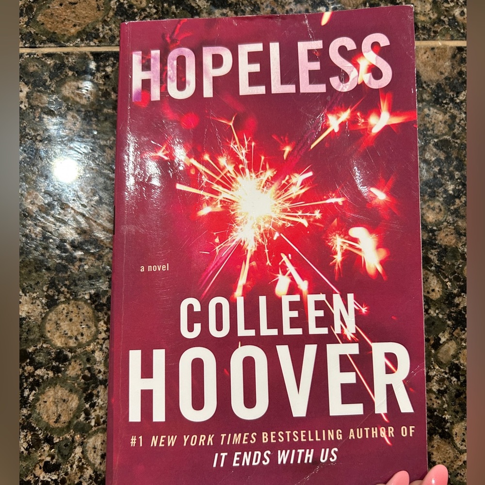 HOPELESS BY COLLEEN HOOVER